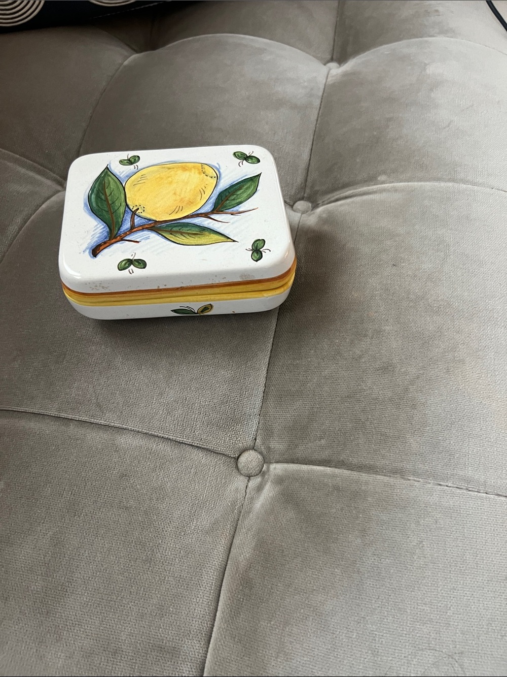 Hand-Painted Lemon Ceramic Trinket Box - Picture 5 of 6